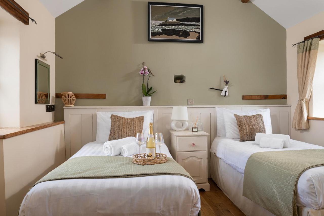 Beautiful Countryside Cottage On The North Wales Coast Abergele Exteriör bild