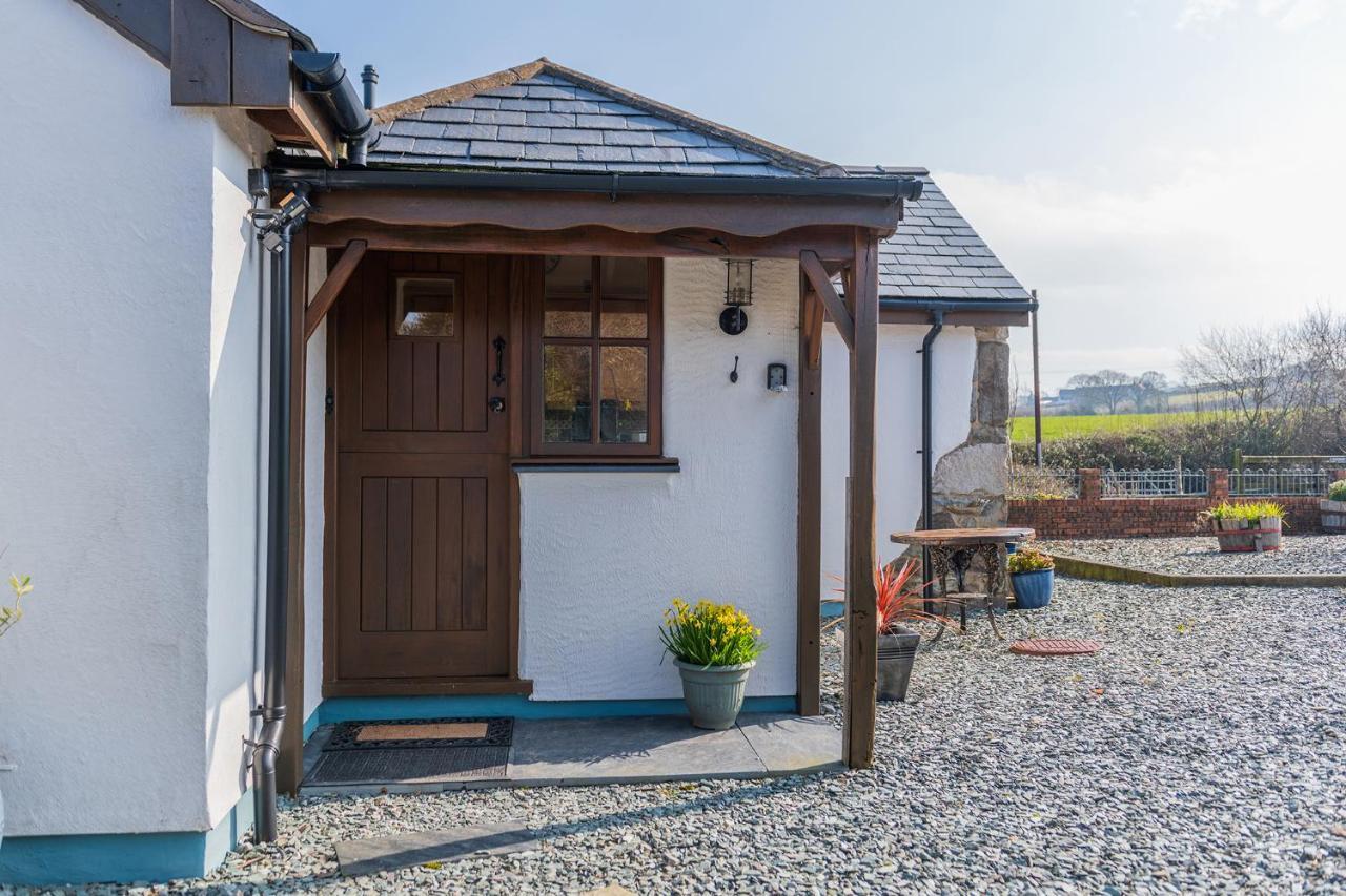 Beautiful Countryside Cottage On The North Wales Coast Abergele Exteriör bild