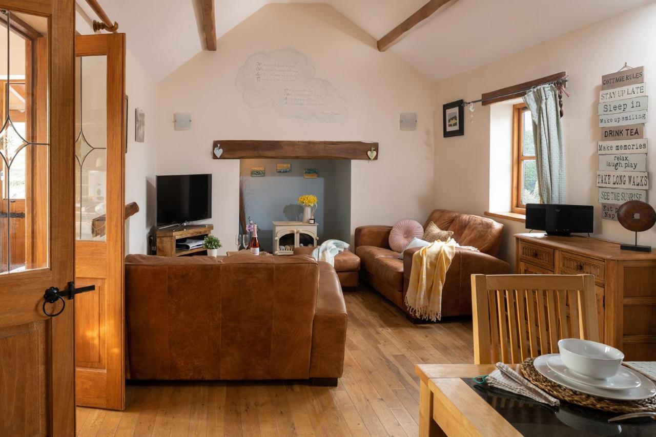 Beautiful Countryside Cottage On The North Wales Coast Abergele Exteriör bild